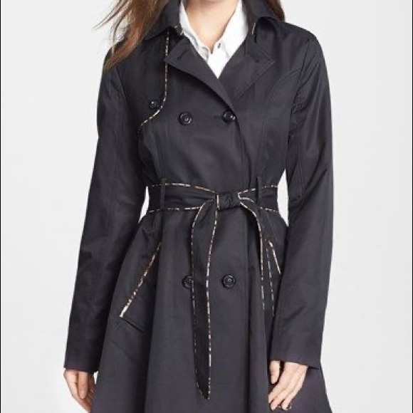 Betsey Johnson Trench w/Leopard Piping - Picture 2 of 4